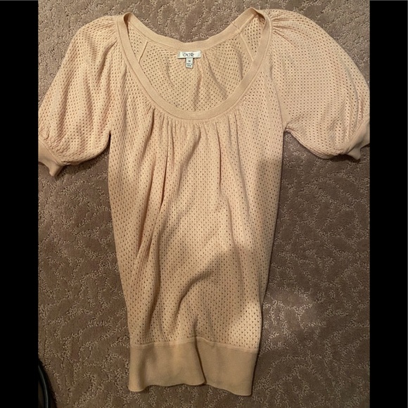 Cache Tops - CACHE TOP shirt SZ MEDIUM 💕